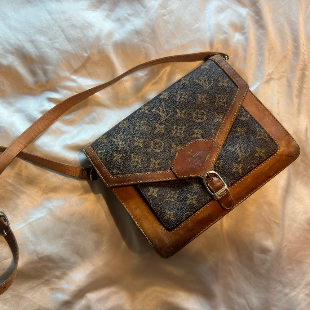 louis vuitton vintage monogram leather crossbody bag